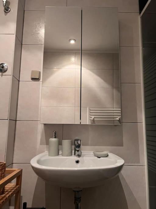 Ein Charmanter Zweifamilienhaus ベルリン エクステリア 写真